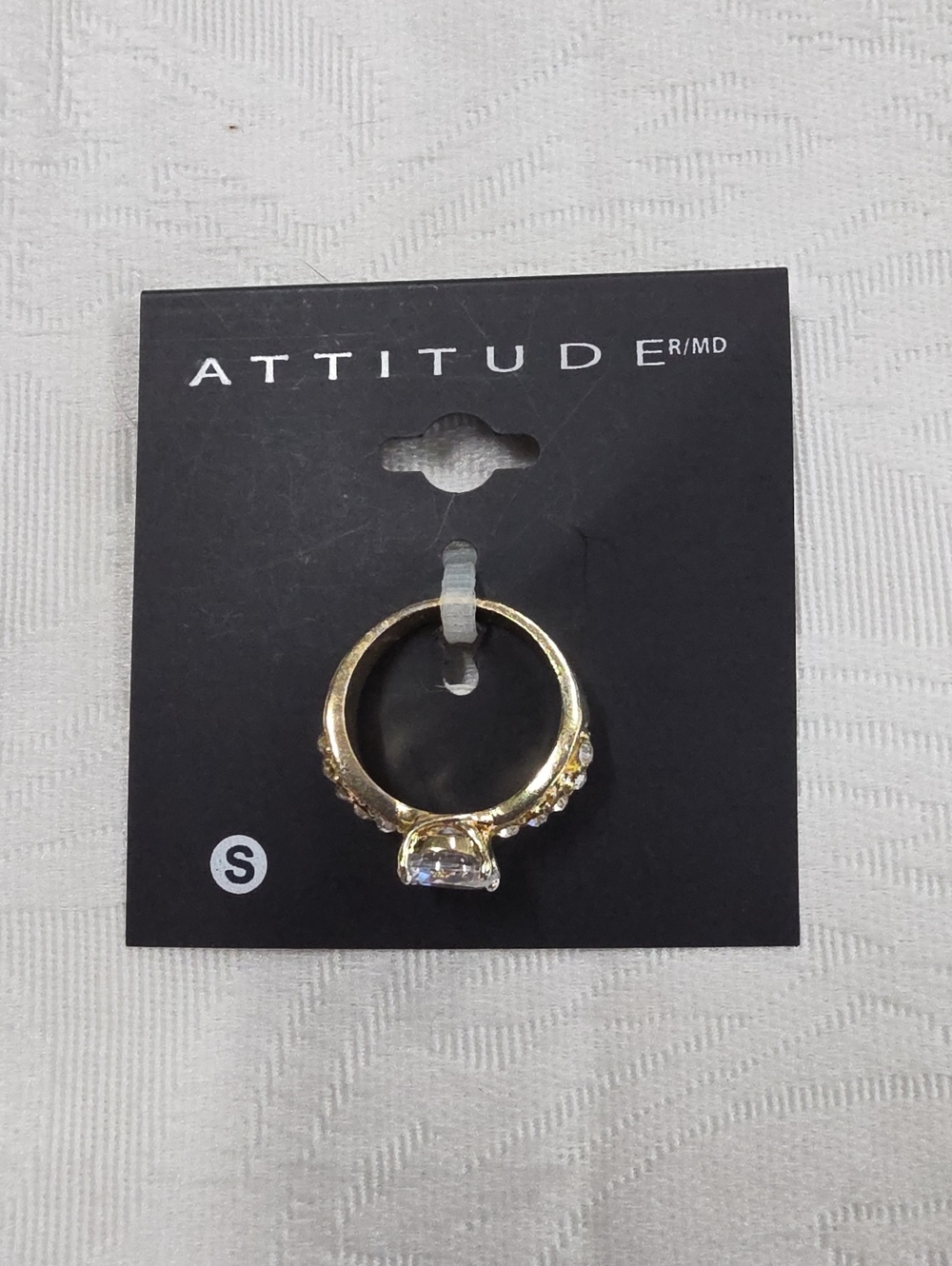 NWT Attitude Gold-Tone Statement Ring - Size Small